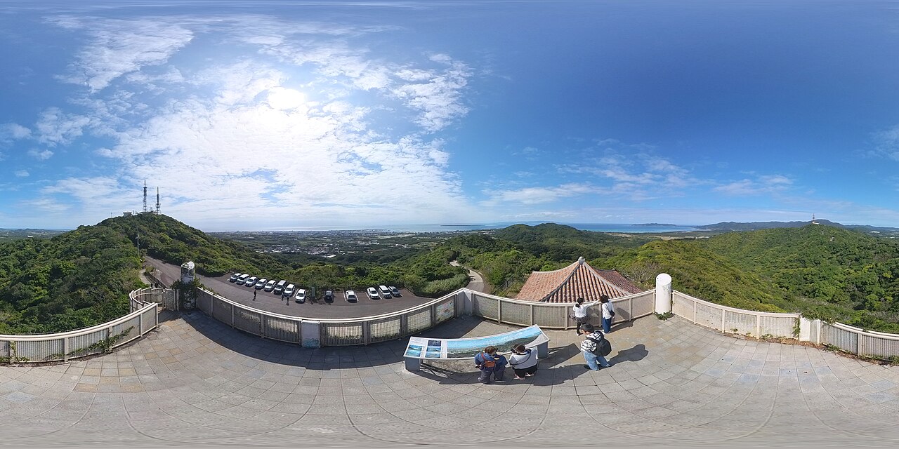 バンナ公園 エメラルドの海を見る展望台