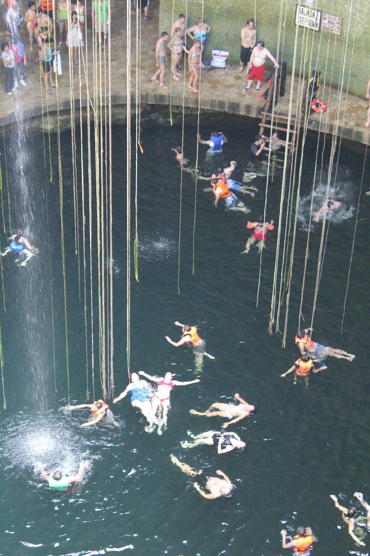 セノーテ・イキル